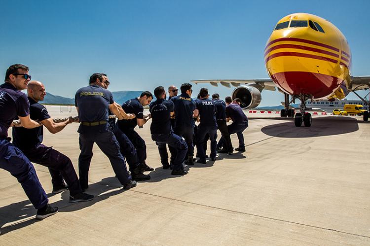 2ο Plane Pull για «ΤΟ ΧΑΜΟΓΕΛΟ ΤΟΥ ΠΑΙΔΙΟΥ»