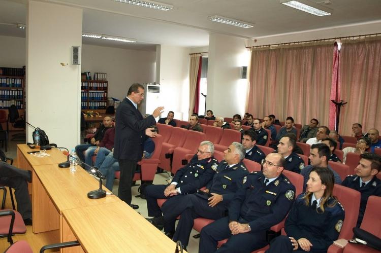 Ενημερωτικές επισκέψεις ψυχολόγου της ΕΛΑΣ στη Δ.Α. Λακωνίας