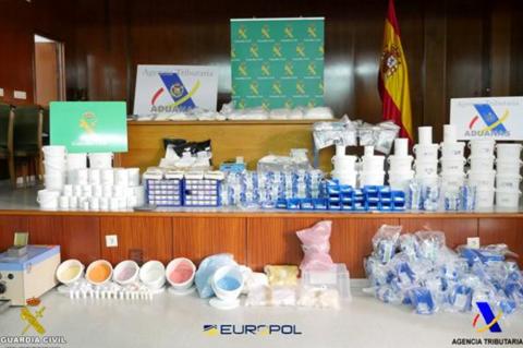 H ΙΣΠΑΝΙΚΗ ΑΣΤΥΝΟΜΙΑ ΚΑΤΕΣΧΕΣΕ 4.5 ΕΚΑΤΟΜΜΥΡΙΑ ΕΥΡΩ ΣΕ ΚΡΥΠΤΟΝΟΜΙΣΜΑΤΑ ΣΤΗ ΜΕΓΑΛΥΤΕΡΗ ΕΞΑΡΘΡΩΣΗ ΚΥΚΛΩΜΑΤΟΣ ΔΙΑΚΙΝΗΣΗΣ LSD ΣΤΗΝ ΕΥΡΩΠΗ