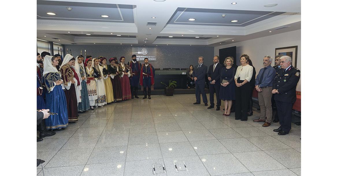ΧΡΙΣΤΟΥΓΕΝΝΙΑΤΙΚΑ ΚΑΛΑΝΤΑ ΣΤΟ ΑΡΧΗΓΕΙΟ ΤΗΣ ΕΛΛΗΝΙΚΗΣ ΑΣΤΥΝΟΜΙΑΣ