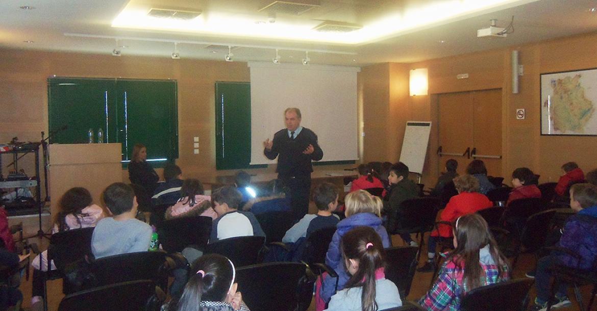Επίσκεψη μαθητών δημοτικού στο Αστυνομικό Μέγαρο Κοζάνης