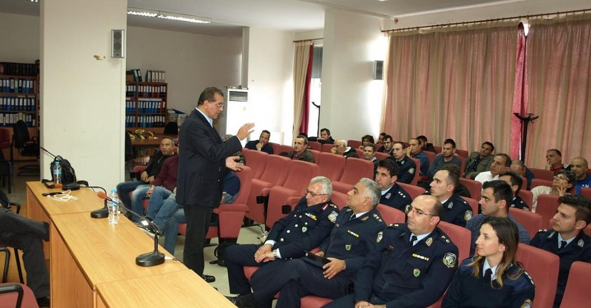 Ενημερωτικές επισκέψεις ψυχολόγου της ΕΛΑΣ στη Δ.Α. Λακωνίας
