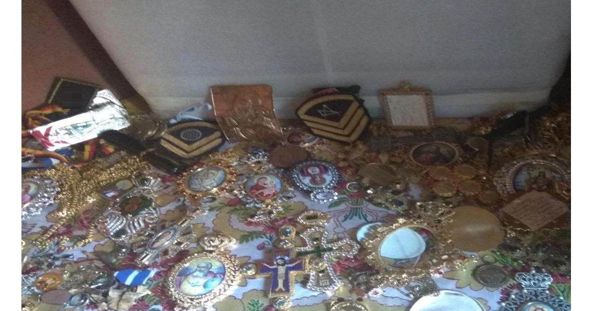 ΣΥΝΕΛΗΦΘΗ 56ΧΡΟΝΟΣ ΑΛΛΟΔΑΠΟΣ ΠΟΥ ΑΦΑΙΡΟΥΣΕ ΤΑΜΑΤΑ ΚΑΙ ΑΦΙΕΡΩΜΑΤΑ ΑΠΟ ΙΕΡΕΣ ΜΟΝΕΣ ΣΤΟ ΑΓΙΟ ΟΡΟΣ