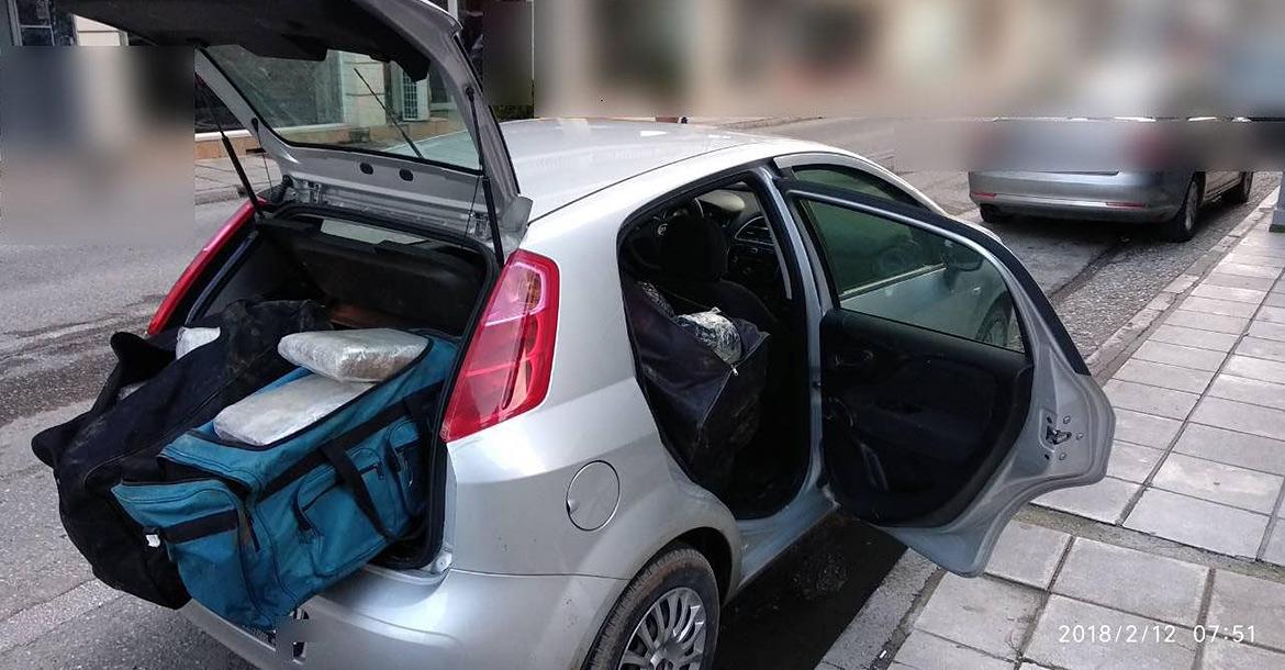 Σύλληψη 2 ατόμων για μεταφορά κάνναβης στην Καστοριά