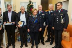 Στο Κέντρο Βρεφών «Μητέρα» και στο Κέντρο «Ανοιχτή Αγκαλιά» προσέφερε η Ελληνική Αστυνομία διάφορα είδη.